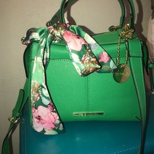 Pretty Kelly Green Steve Madden Purse